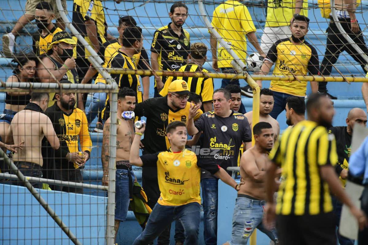 Vergonzosas imágenes: Así fueron los actos vandálicos de los aficionados del Real España en el estadio Olímpico tras perder la final