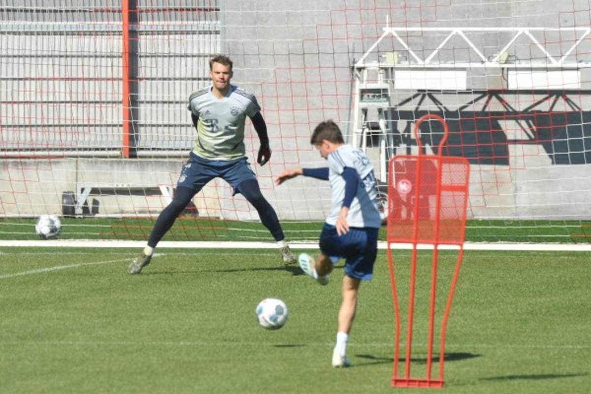 ¿Y el coronavirus? Sin abrazos y en grupos, así fue el entrenamiento del Bayern Munich
