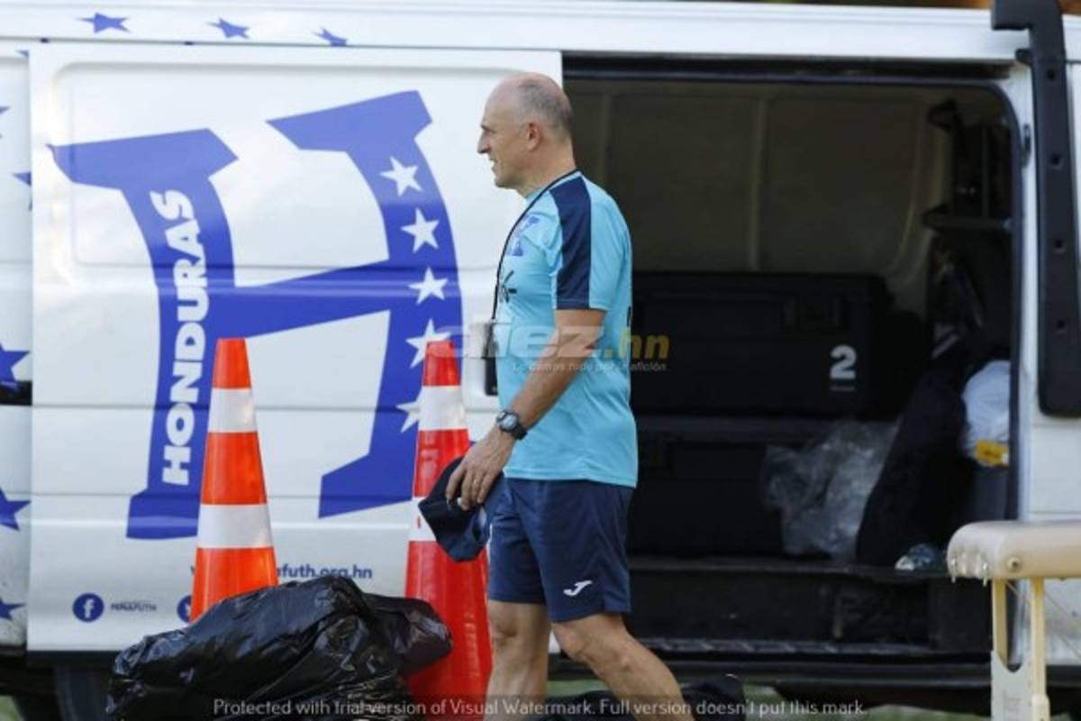 ¿El último entreno de Coito en la H? El entrenador no paró de sonreír y la práctica se hizo en cancha privada