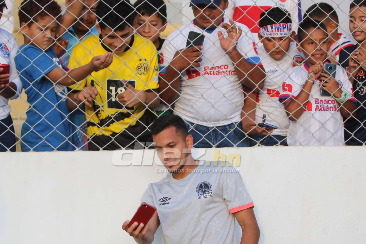 Olimpia goleó al Génesis: el debut de “Nacho” Colombini, errorazo del portero Argueta y las bellas chicas en Comayagua