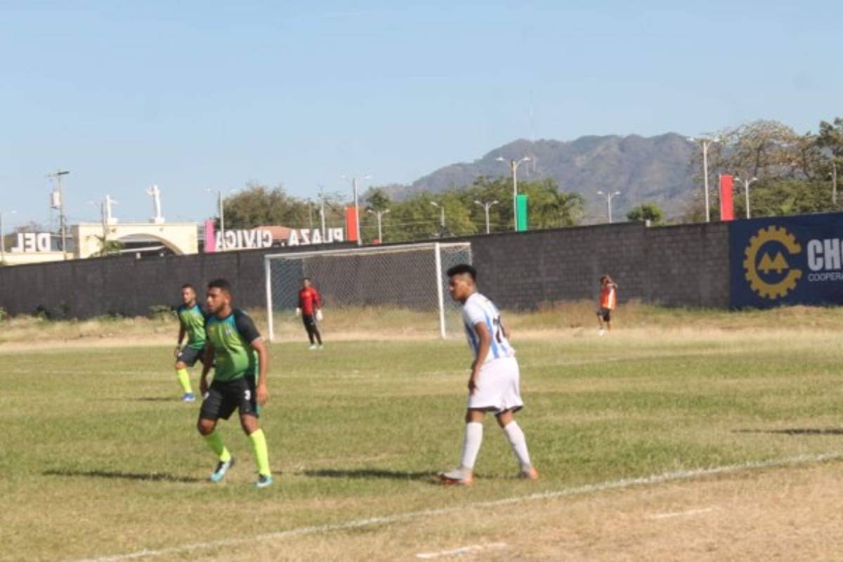 Lección de vida: Jugador hondureño de Liga de Ascenso regala comida en crisis del coronavirus