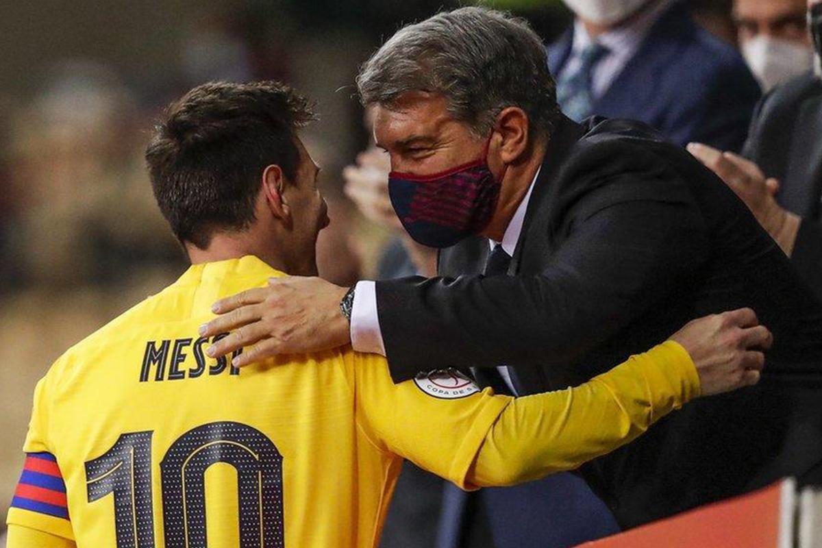 Laporta admitió que su relación con Messi está rota desde que el '10' se fue del Barcelona hace cinco años.