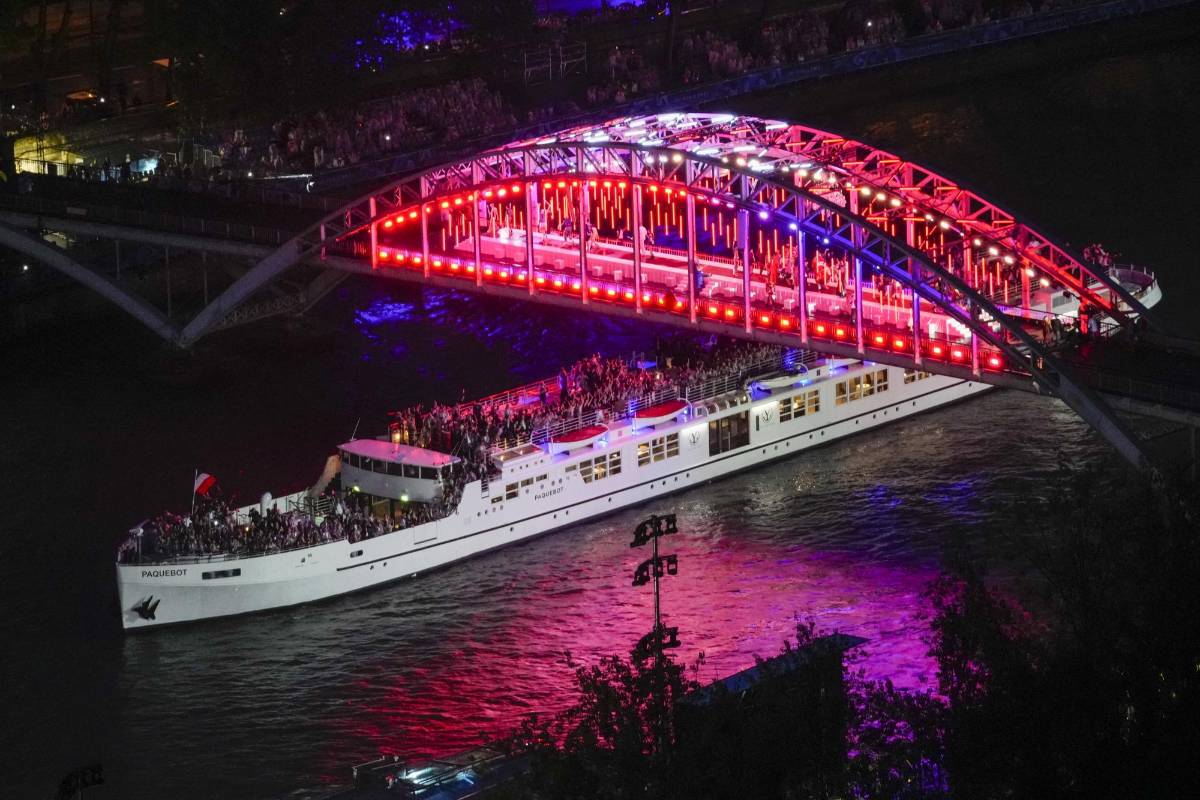 Las mejores imágenes de la ceremonia inaugural de París 2024 en el río Sena; muchos famosos y Lady Gaga deslumbra