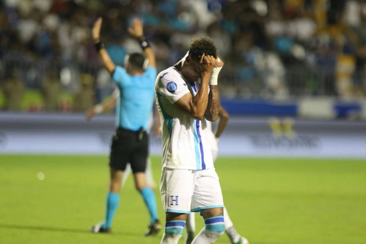 Lágrimas de Dereck, tristeza de Keyrol y leyenda vio a Honduras caer ante Surinam
