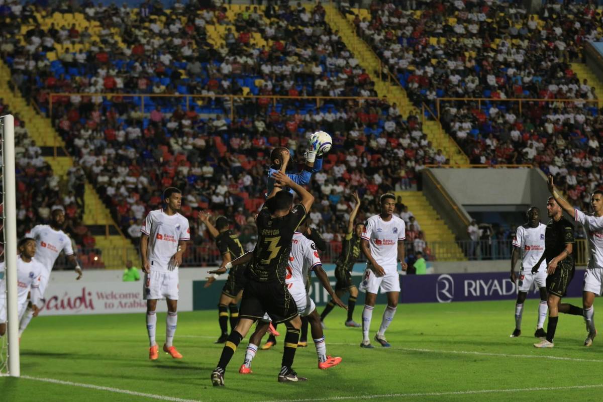 ¿Y el VAR? el penal que no le pitaron a Mixco y la extraña celebración de Edwin