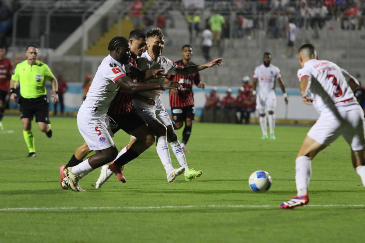 Alajuelense le pintó la cara, decepción en Olimpia al fallar en Copa Centroamericana 2025 y lágrimas al salir en camilla