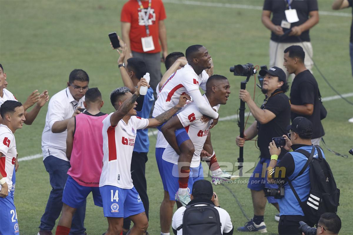 Olimpia se coronó en el Yankel: Menjívar y Beckeles festejan con puros, locura de Araújo y los que celebraron con sus novias