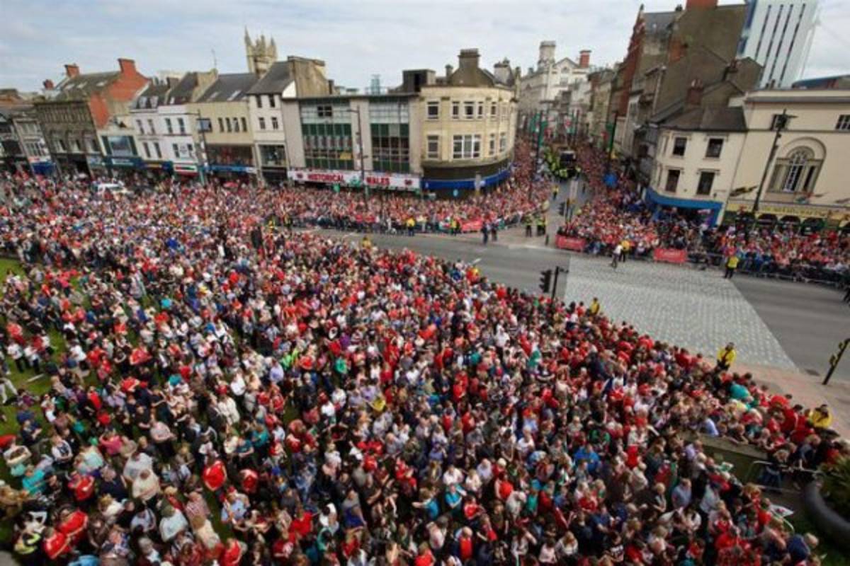 El impresionante recibimiento a Gales tras su gran Eurocopa