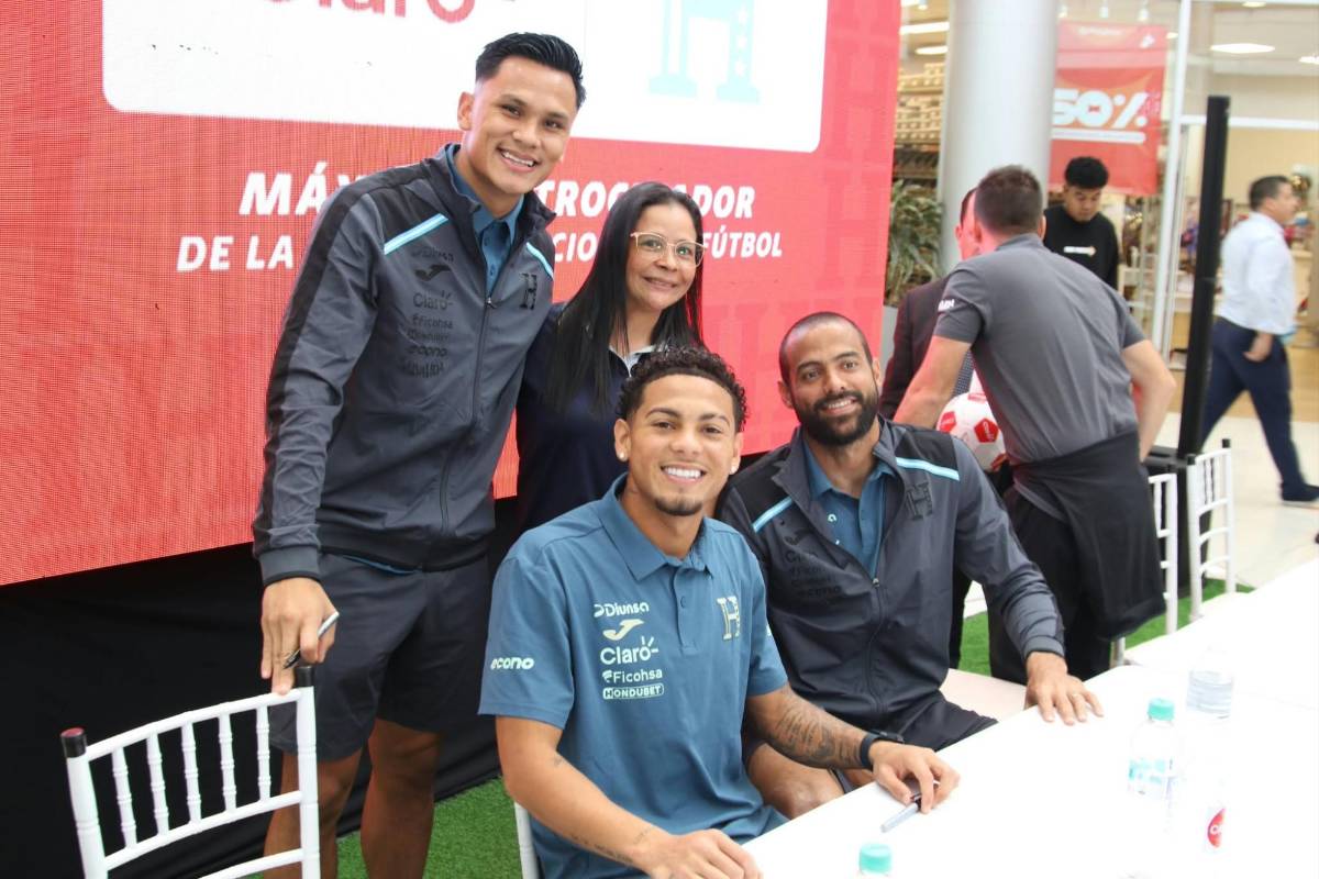 Ruiz se robó el show y 3 seleccionados sorprendieron en firma de autógrafos