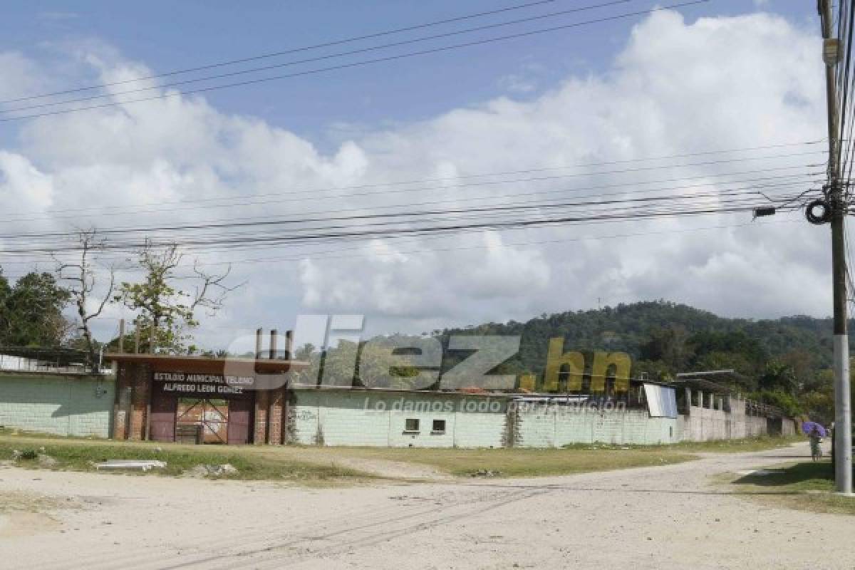 Así luce el descuidado estadio Alfredo León Gómez de la ciudad de Tela