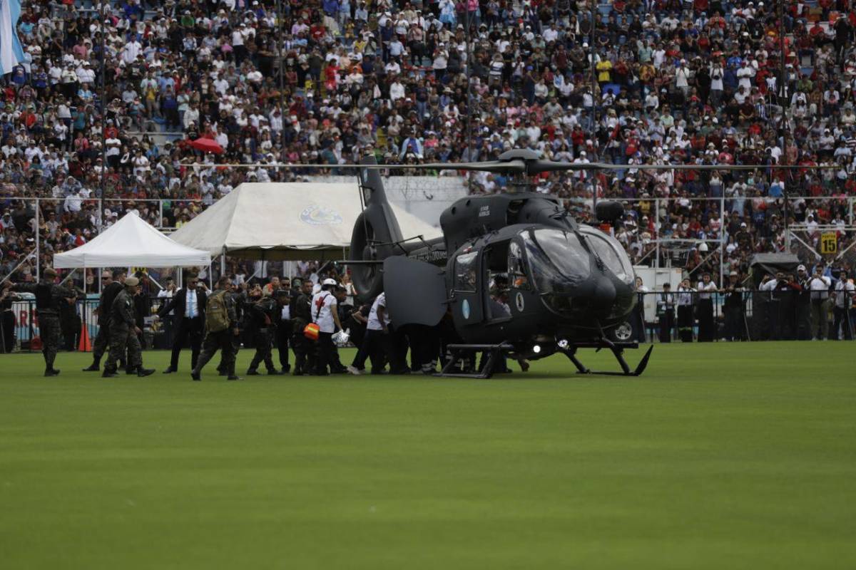 Honduras: tiktokers en excelencia académica, bellas presentadoras, Teófimo López presente y patriotismo en el desfile del 15 de septiembre