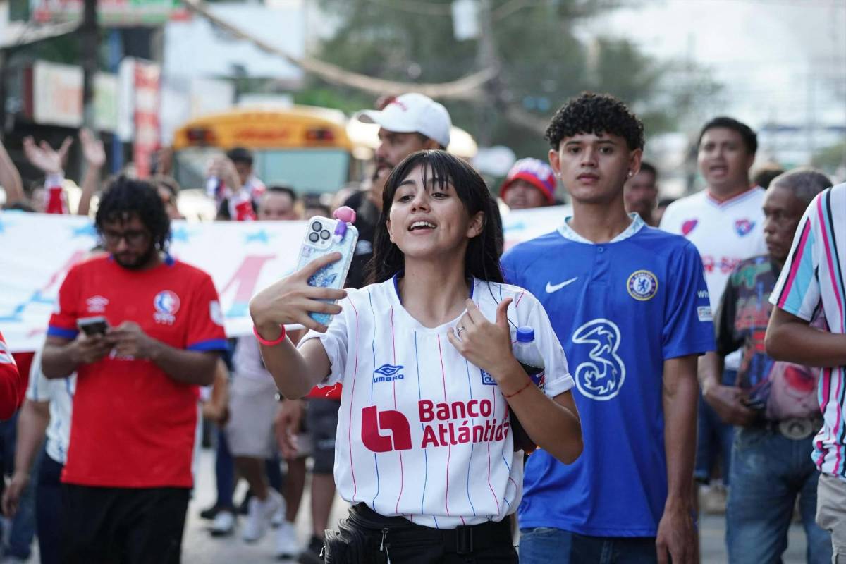 ¿Quién es la chelita tiktokera que resalta en el Choloma vs Olimpia? La ciudad de las maquilas recibe a lo grande al bicampeón