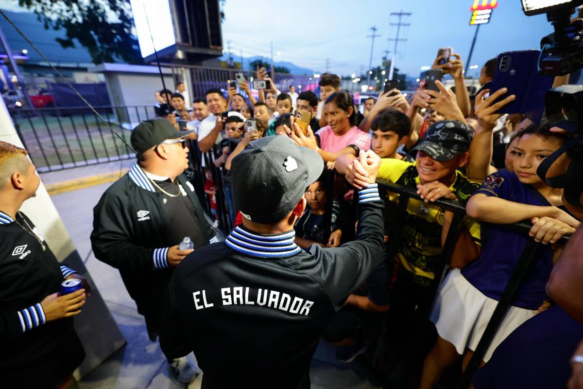 Honduras vs El Salvador: Supremo causó furor, así llegó el terror de los cuscatlecos y Ricky casi se va a los golpes por una broma