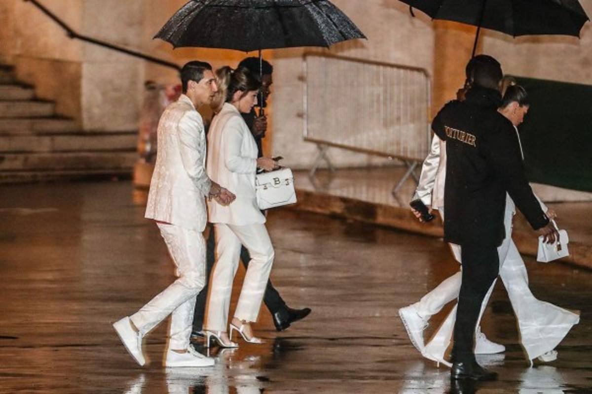 Bajo la lluvia y todos de blanco: Así fue la extravagante fiesta del cumpleaños 28 de Neymar