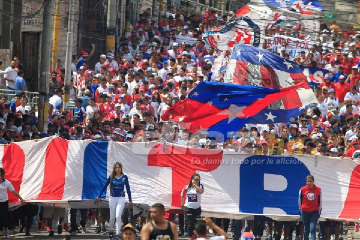 La majestuosa llegada de la Ultra Fiel al Estadio Nacional previo al Motagua-Olimpia