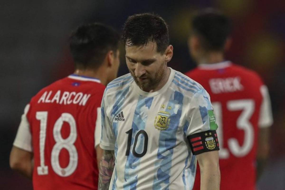 Las duras imágenes de Messi tras empatar contra Chile y así fue captado con Medel luego de su recordada pelea