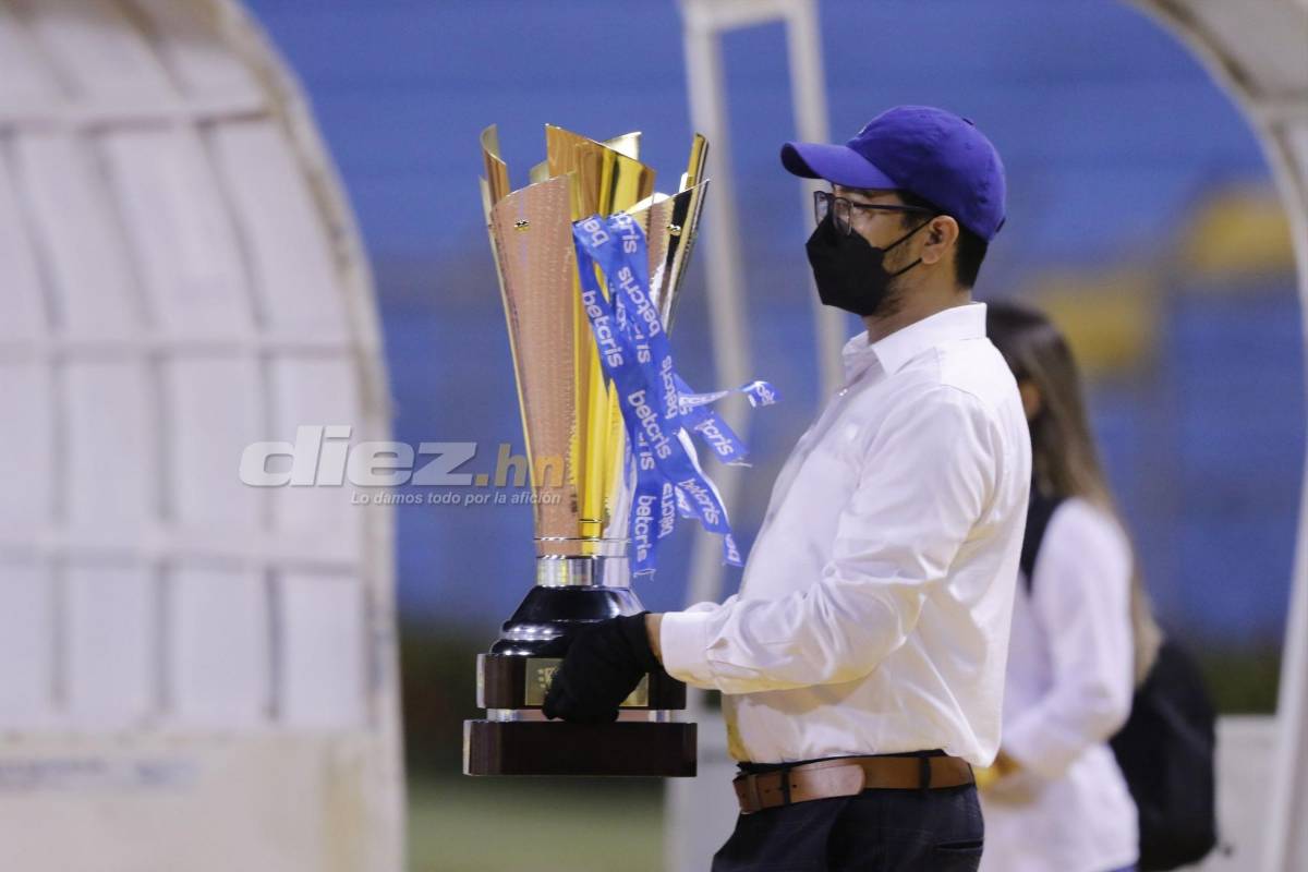 Fotos: la ‘más deseada’ en el Olímpico y el bonito mensaje de los jugadores de Marathón tras pasarle por encima al Victoria