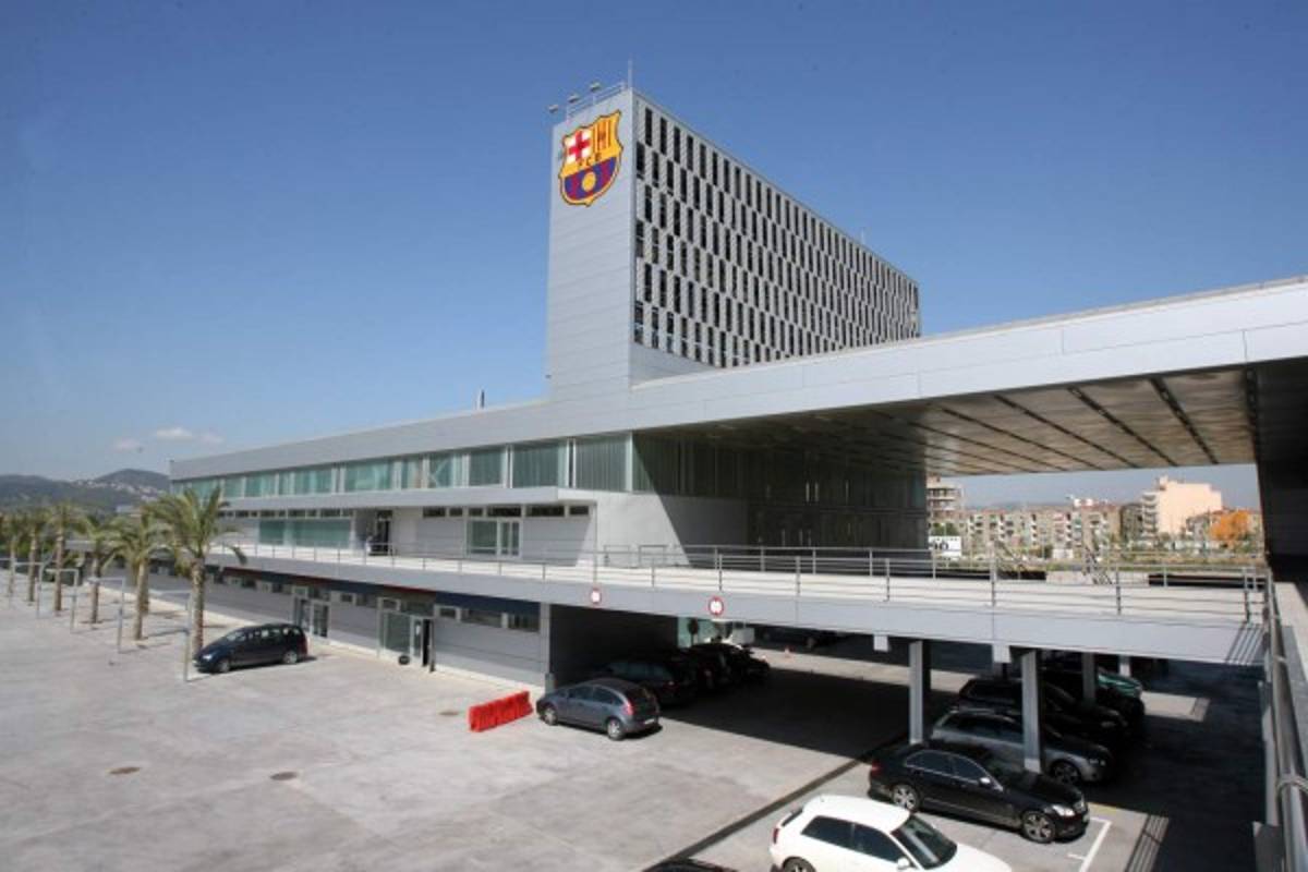 Conocé por dentro y por fuera la nueva casa del Choco Lozano en España