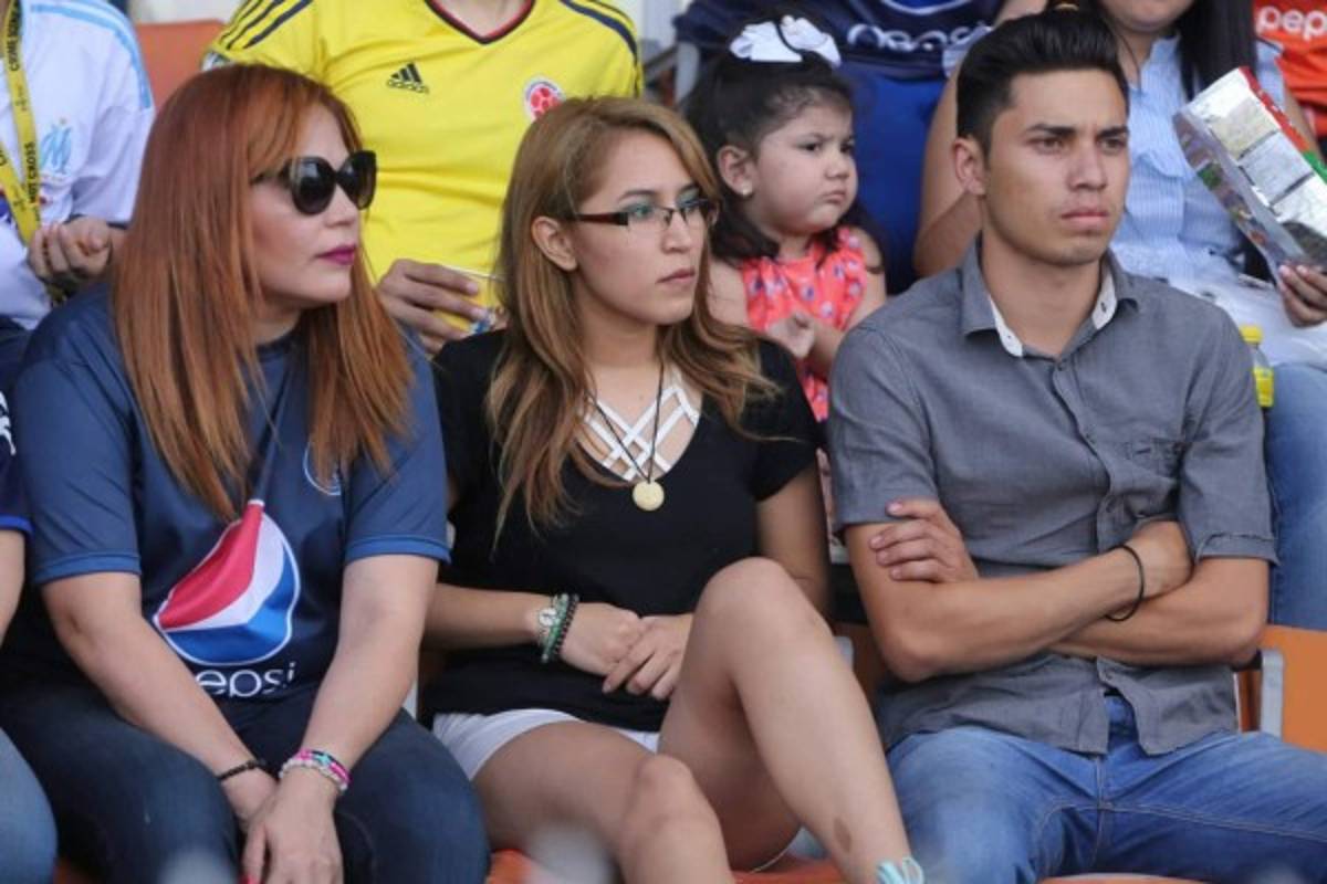 ¡Muñecas! Derroche de belleza en los estadios hondureños por la sexta jornada