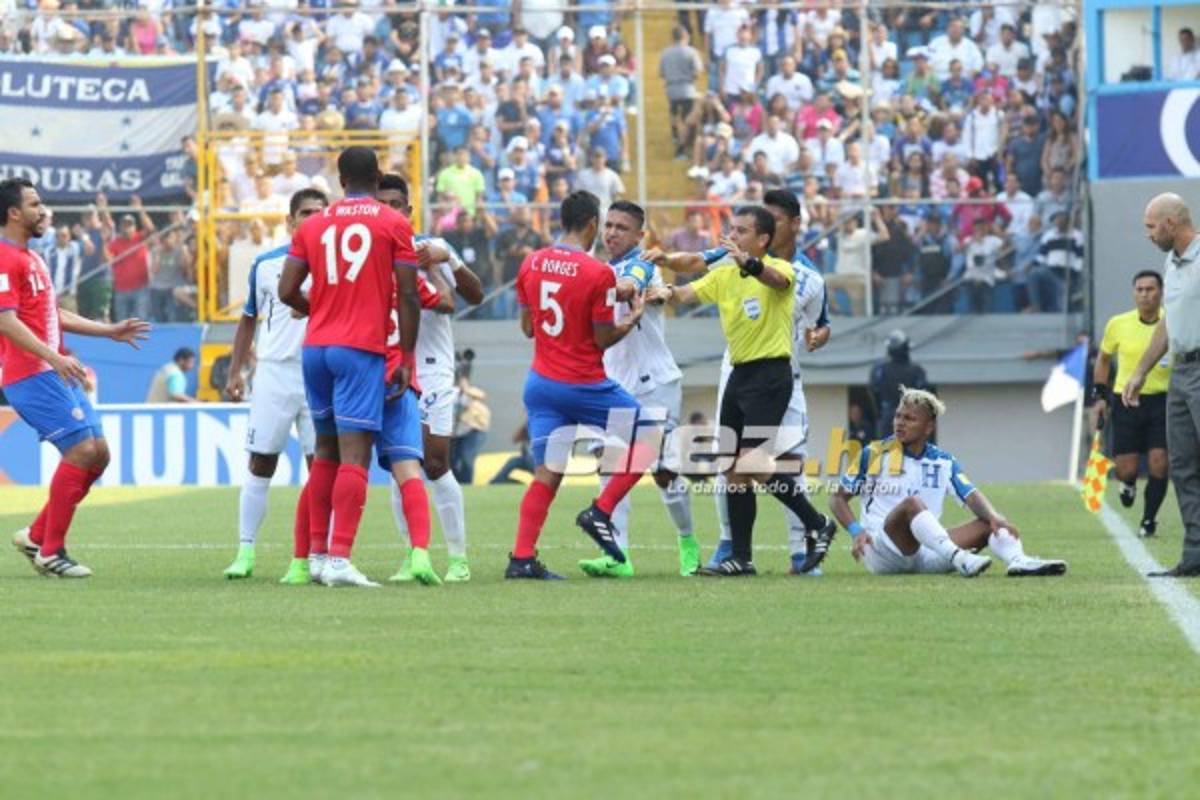 ¡Mucha tristeza! Las fotos que no se vieron en TV en juego de Honduras-Costa Rica