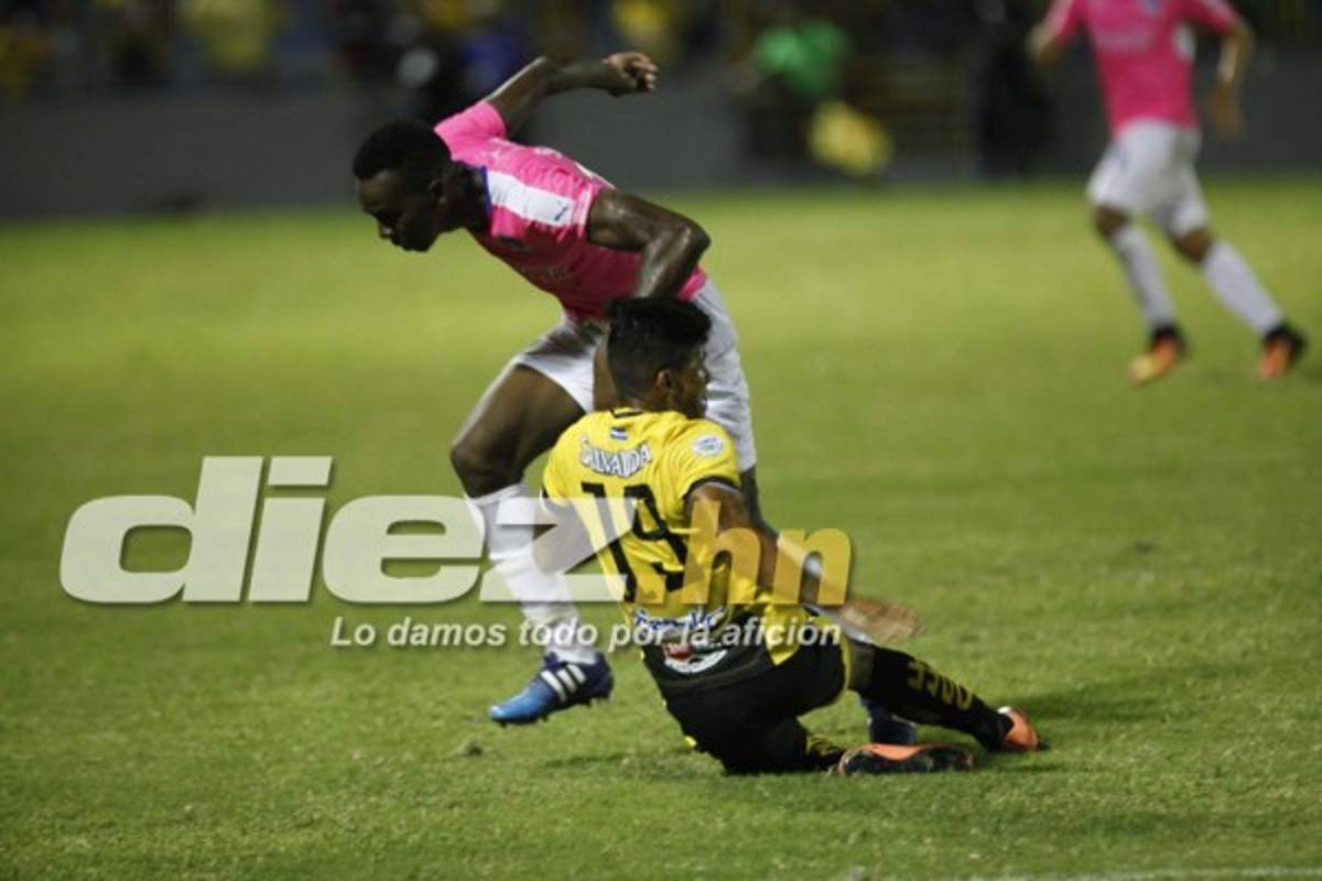 Las imágenes que no viste en televisión del Real España-Olimpia