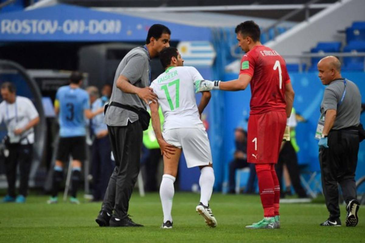 NO VISTE EN TV: Afición de Arabia Saudita da el ejemplo y grandes gestos de Suárez y Cavani