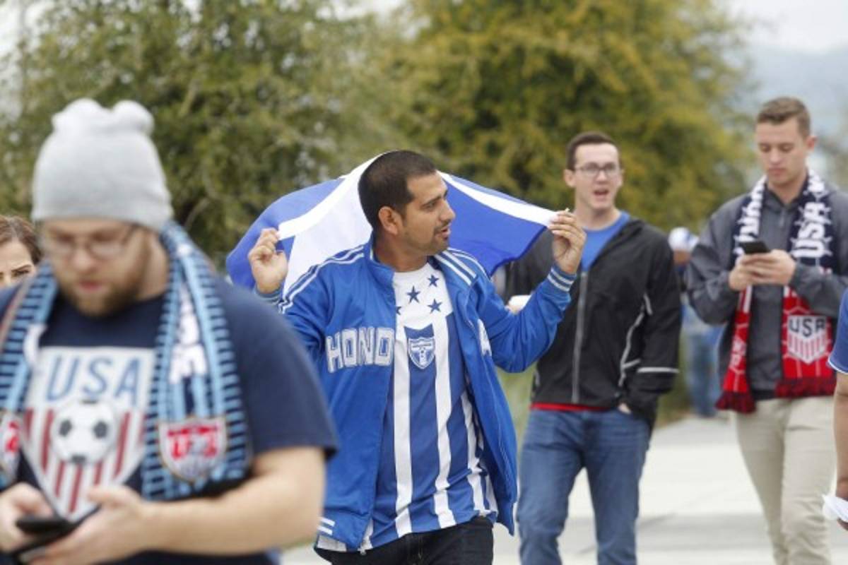 Curiosas: Las fotos que no viste por la TV del Honduras-USA