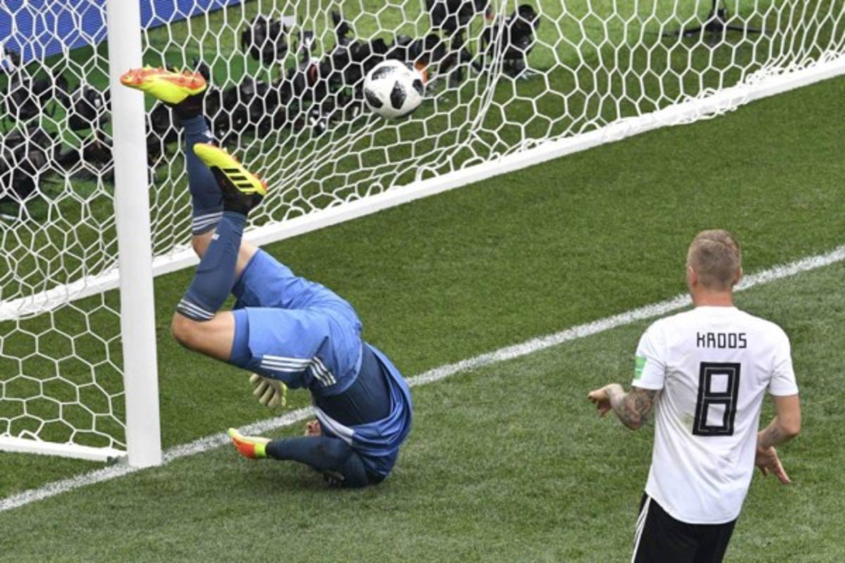 NO VISTE EN TV: El festejo de México, las caras tristes de Alemania y un crack en el estadio