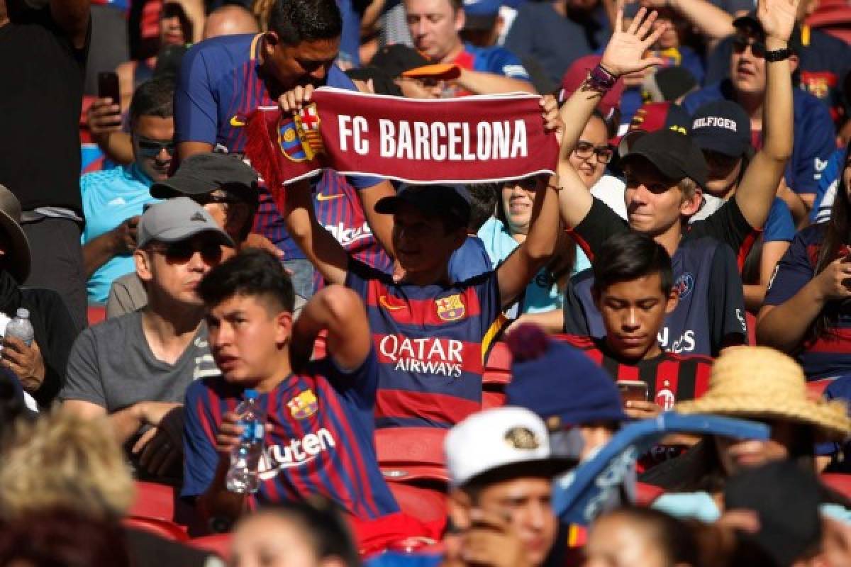 No se vio por TV: Espontáneos y llenazo... ¿Quién es el nuevo '8' del Barça?