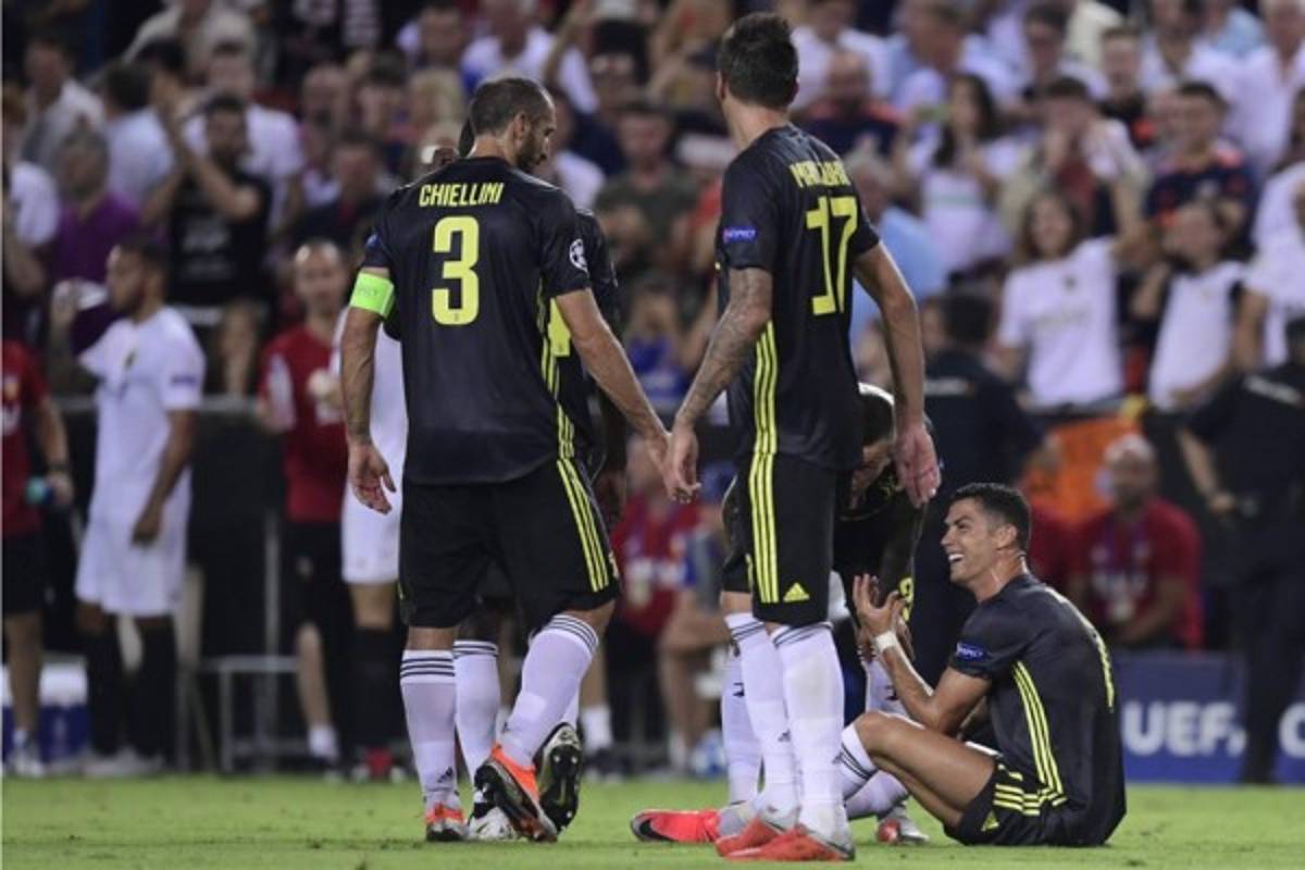 FOTOS: Cristiano Ronaldo se marcha del campo expulsado y llorando