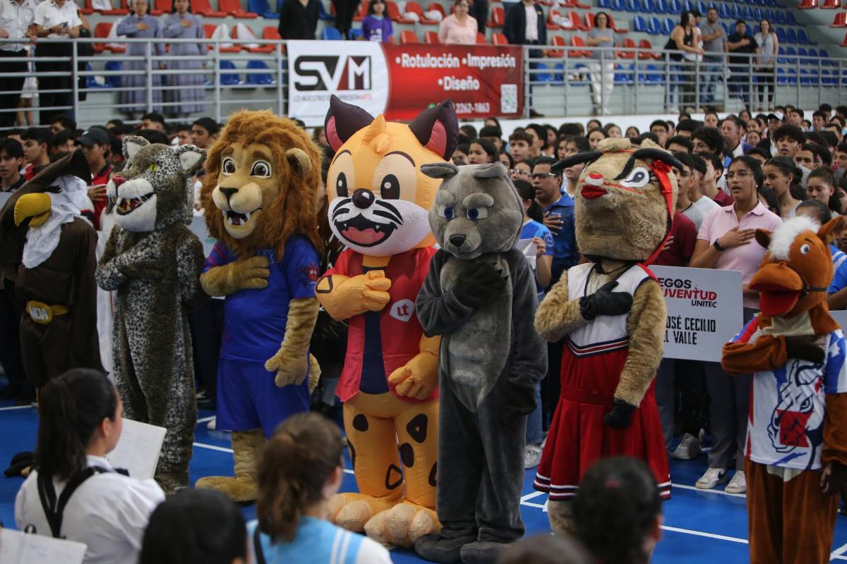 UNITEC vivió una gran fiesta con el lanzamiento de los Juegos de la Juventud; las cheerleading se roboron el show