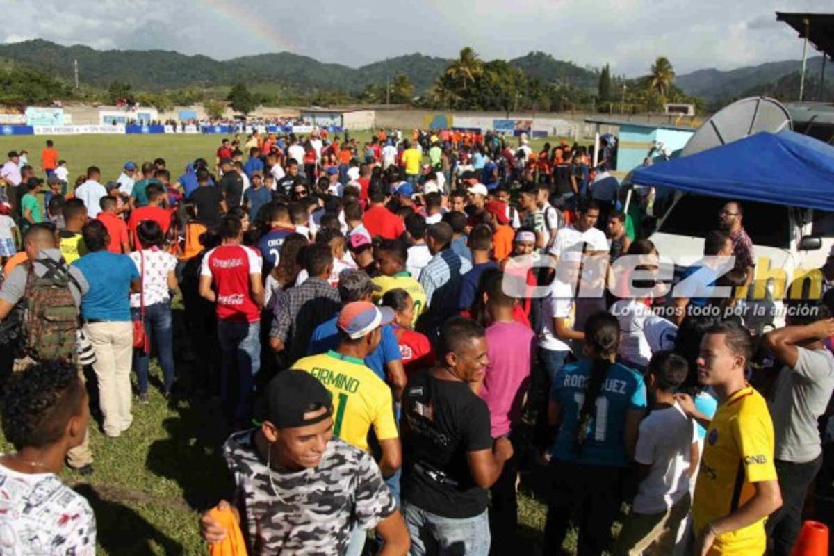 Olimpia se deja querer por la afición de El Paraíso en Copa Presidente