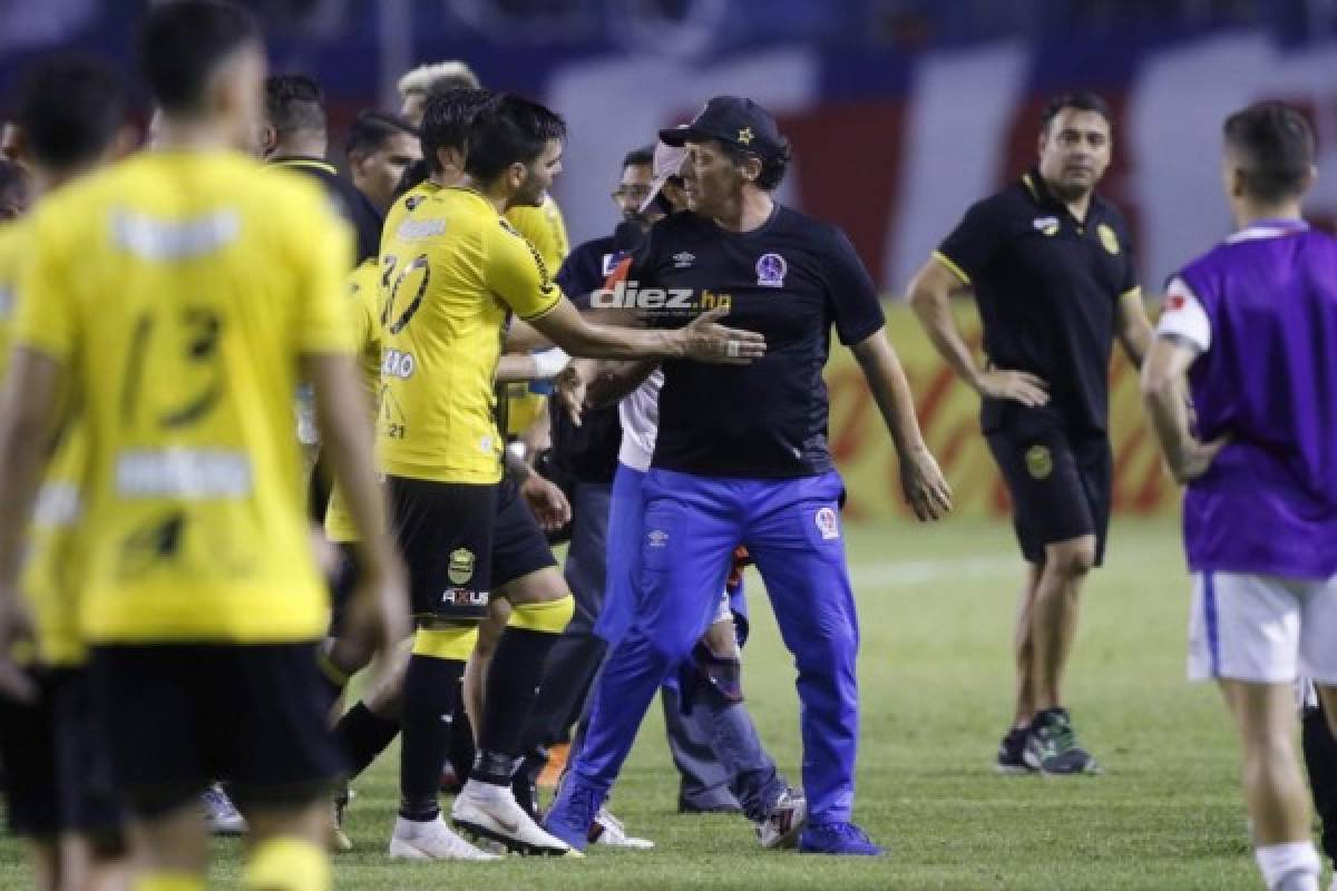 Fotos: Pedro Troglio pierde los estribos tras ser expulsado por el árbitro Saíd Martínez