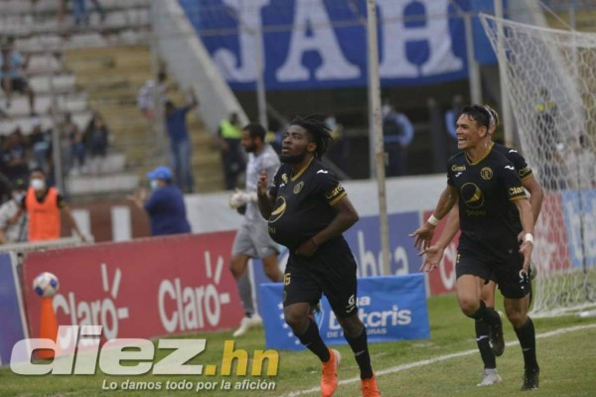 El clásico en imágenes: El festejo de Diego Vázquez y su 'look', Troglio sufrió y la furia de Félix