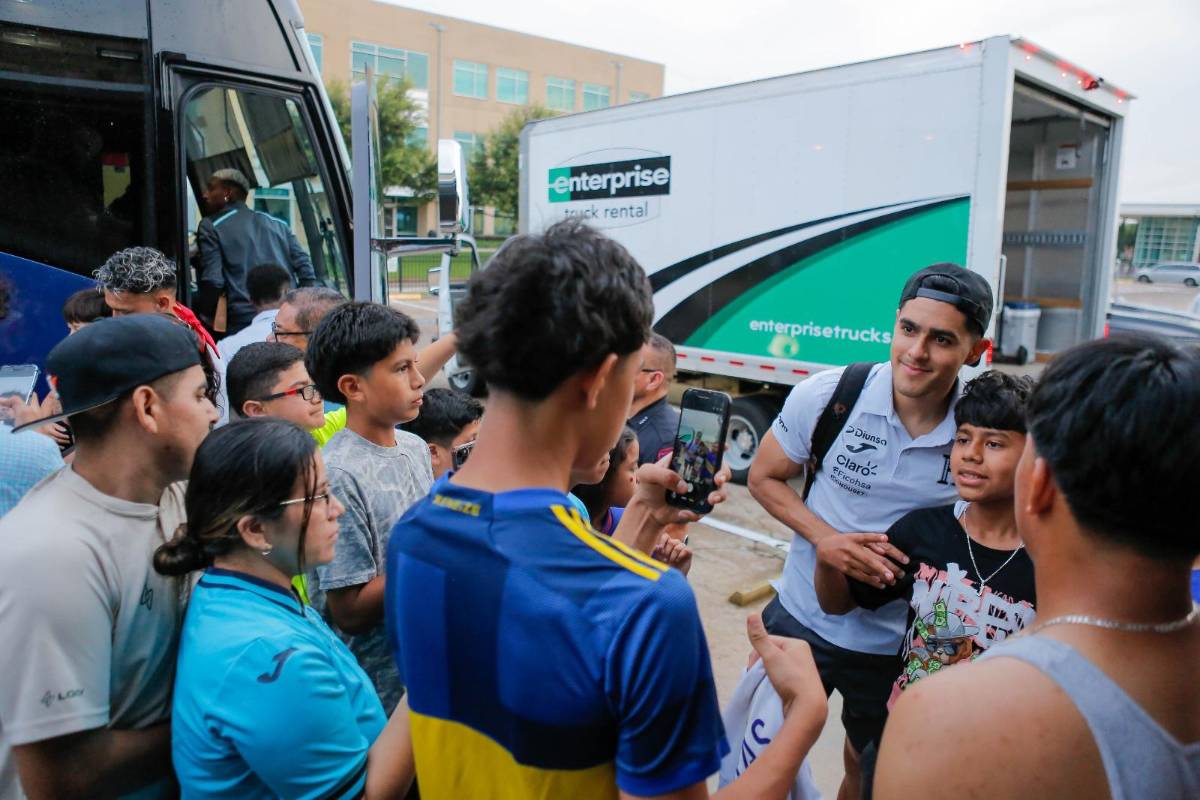 ¡Locura por Keyrol! Seleccionada causa furor en visita a la Bicolor en Houston