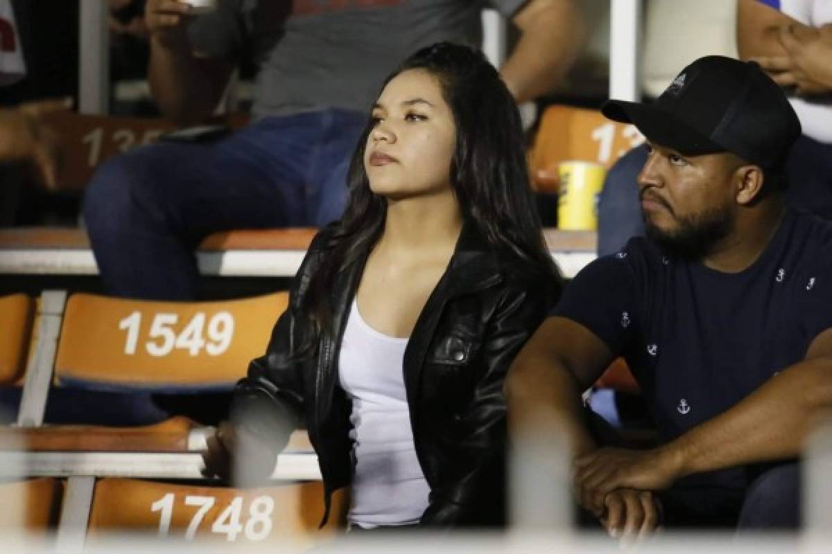 FOTOS: Las hermosas chicas que invadieron el estadio Nacional