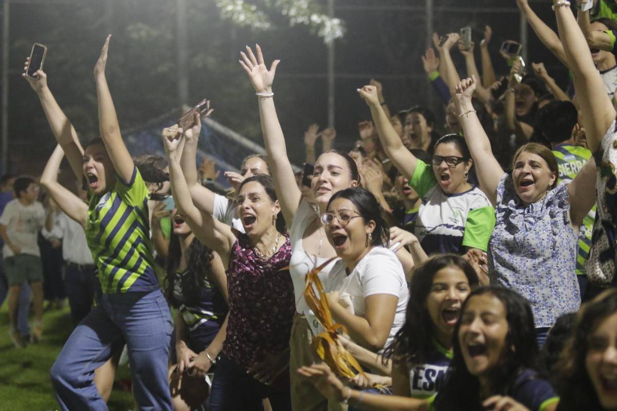 Una leyenda presente y exjugador como DT: ¡así es la fiesta del torneo ABSH de escuelas bilingües!