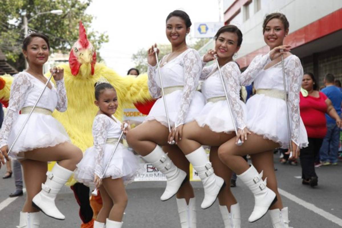 Las palillonas que se robaron las miradas en desfiles en San Pedro Sula