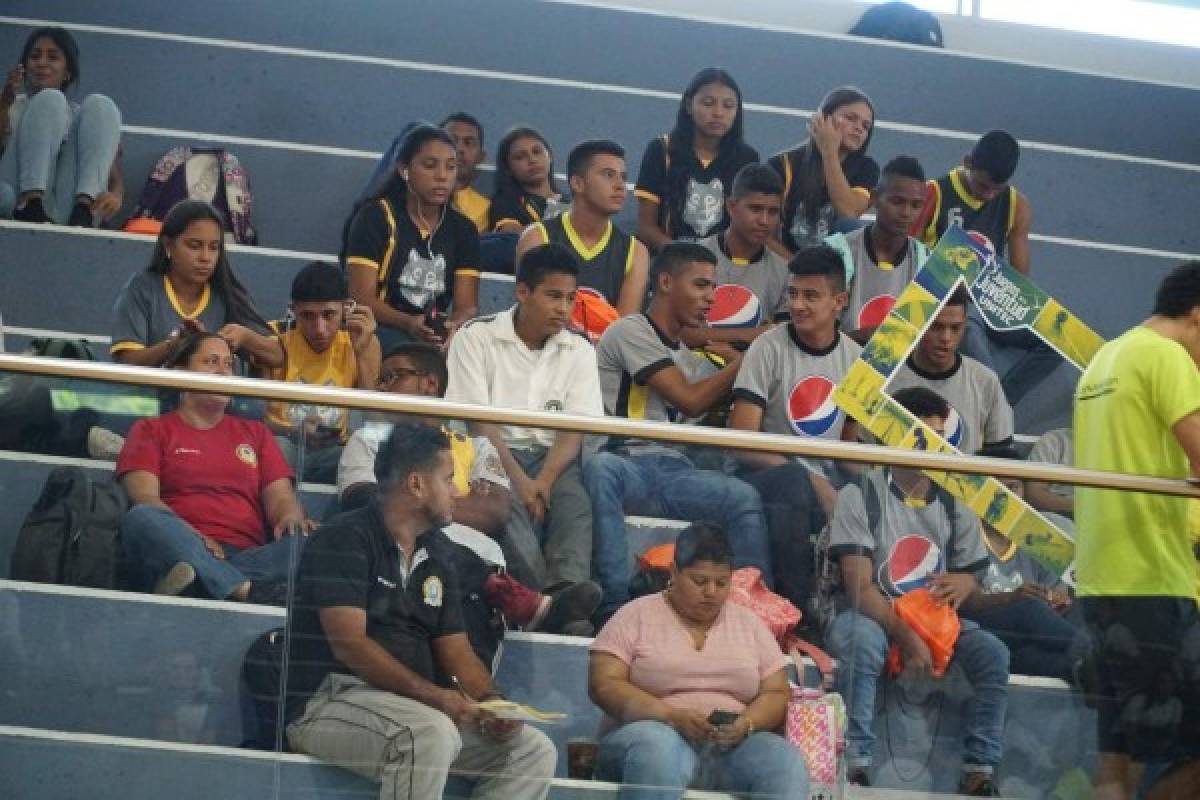 Cientos de jóvenes deportistas inauguraron los Juegos de la Juventud en Unitec de San Pedro Sula