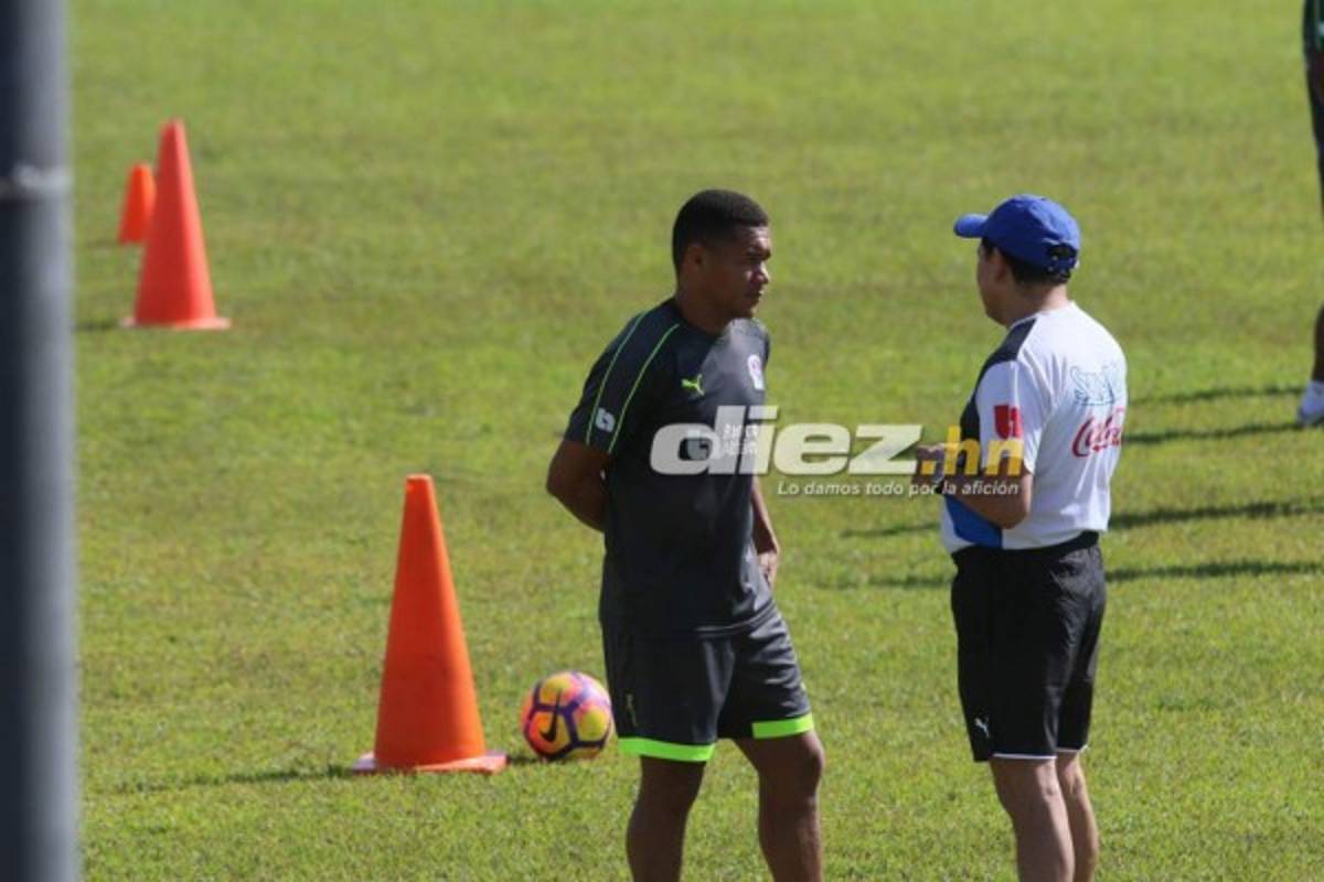 ¡Puso las cosas claras! Así fue el primer entreno de Nahún Espinoza con Olimpia