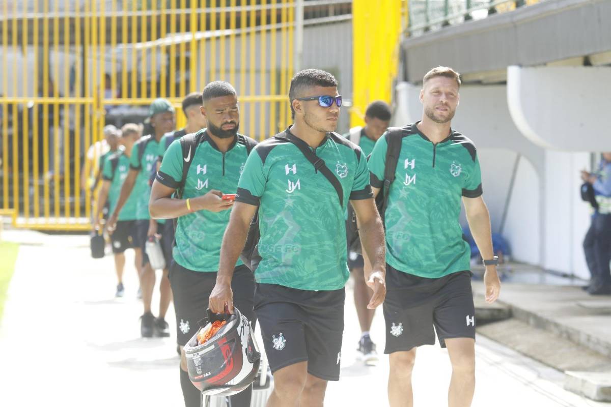 Platense luce el tifo más hermoso de la historia, el que llegó en moto y las mujeres que enamoran en Puerto Cortés