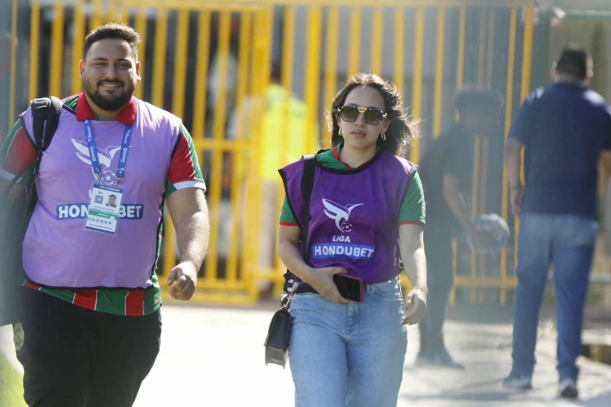 Platense luce el tifo más hermoso de la historia, el que llegó en moto y las mujeres que enamoran en Puerto Cortés