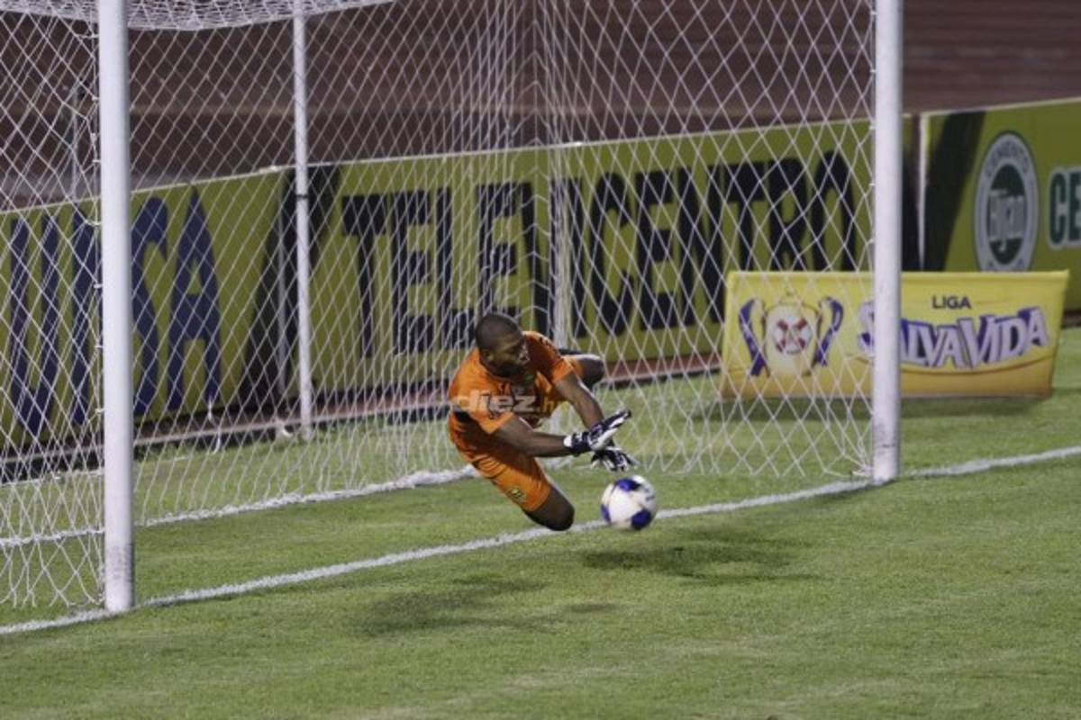 Júbilo y llanto en el estadio Olímpico: Darixon Vuelto se descontroló y rompió en llanto en Real España