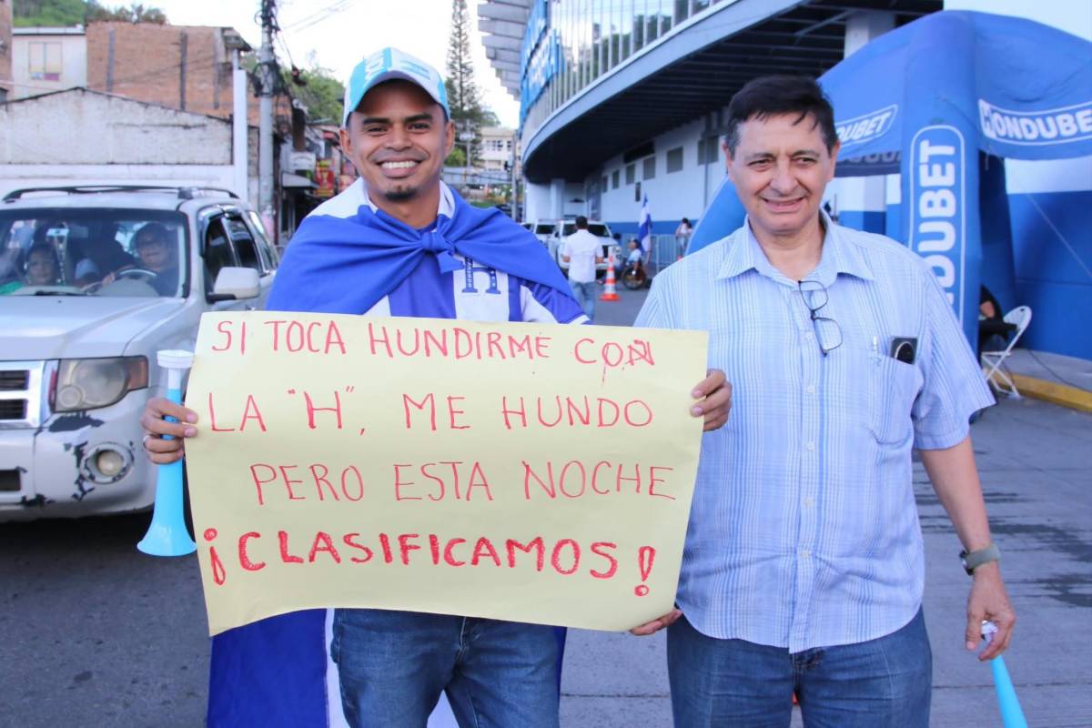 ¿Quién era la chica de azul? Pancarta sorprende, ritmo punta y jamaiquino con un ojo en Guatemala