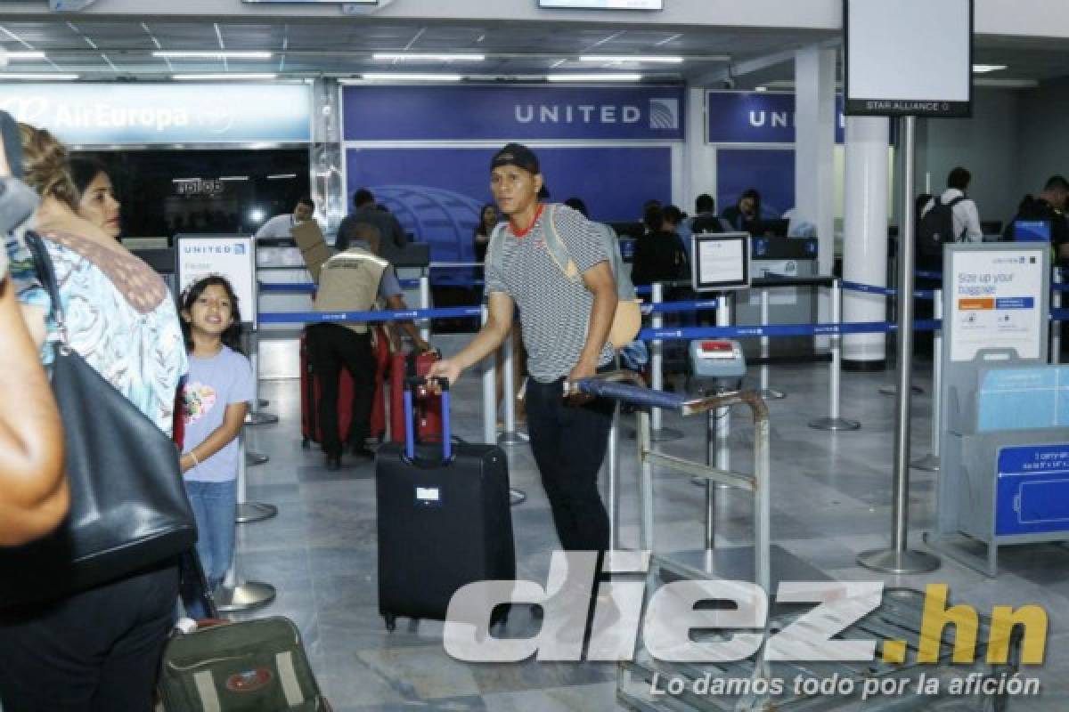 Con una visita sorpresiva: Emotiva despedida a Reinaldo Rueda, Elis y Chirinos en el aeropuerto