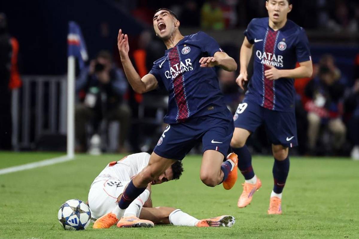 Es terrible: Luis Díaz provoca grave lesión a Hakimi en la Champions; el jugador del PSG se marcha llorando