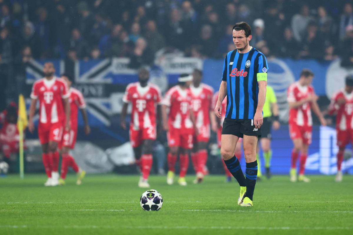 El penal milagroso del Barcelona y futbolista se rompe; lo sacaron del partido tras recibir tres goles en 15 minutos