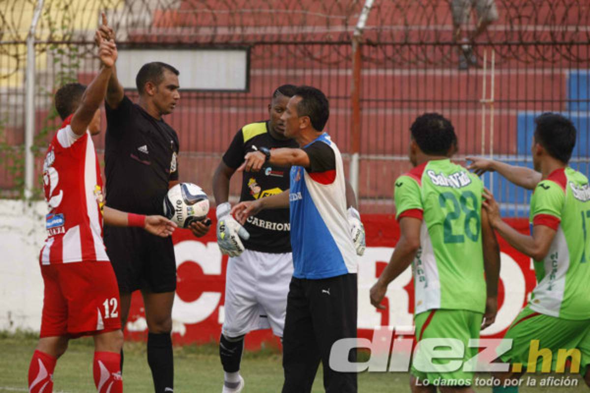 Polémico juego en La Ceiba Vida-Marathón