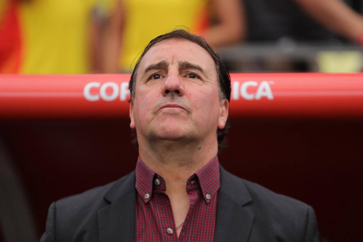 Copa América 2024: ¿Por qué Néstor Lorenzo, entrenador de Colombia, utiliza la misma camisa en todos los partidos?