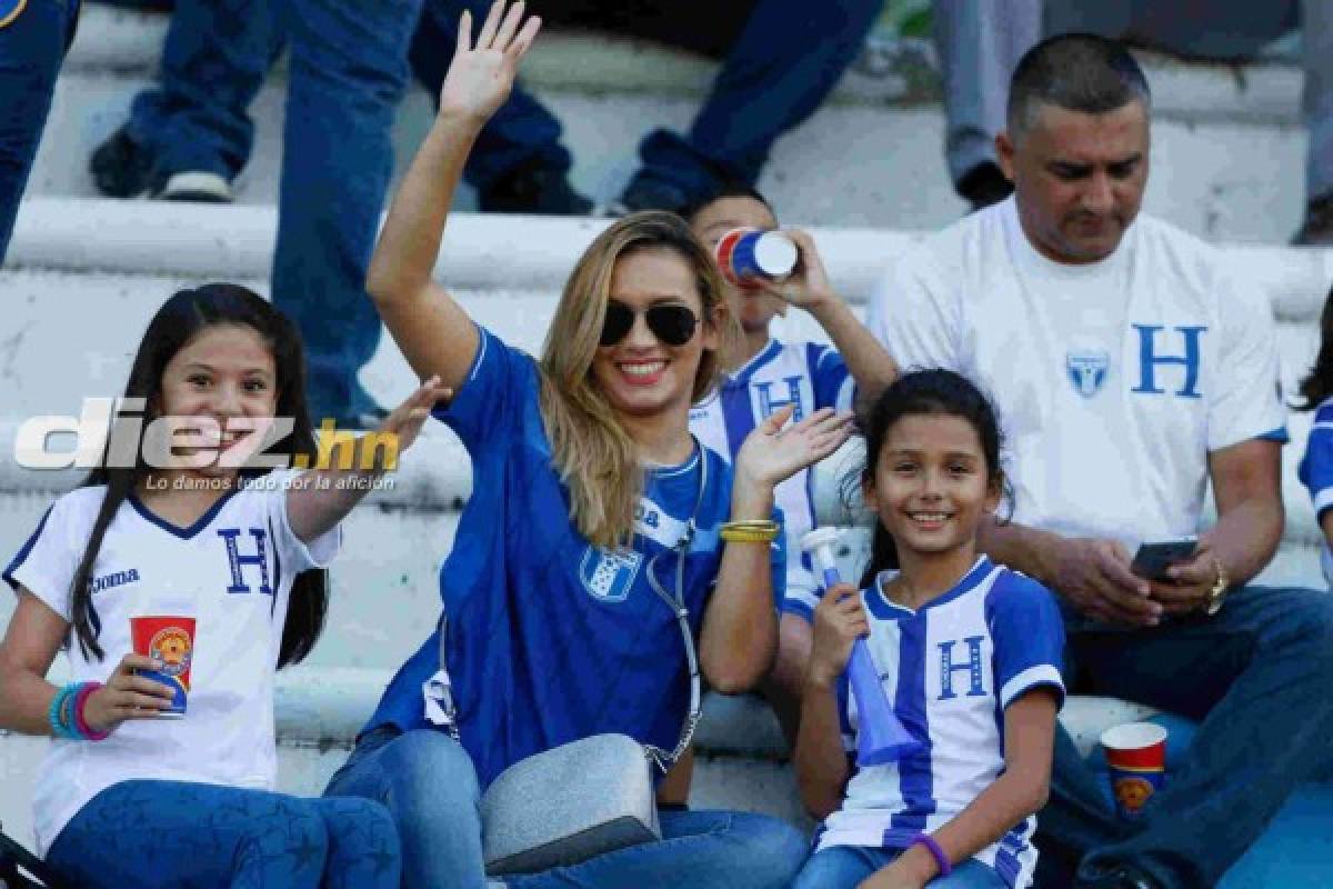 ¡Pura lindura! Las bellas catrachas en el juego de Honduras ante Chile en el Olímpico